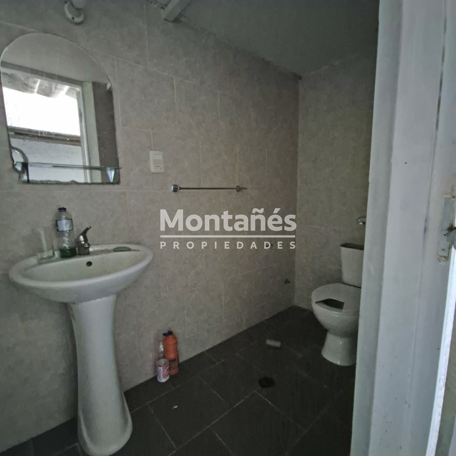 Local Comercial ID.10577 - Local Comercial: ¡El espacio ideal para tu proyecto en Maldonado! 📈