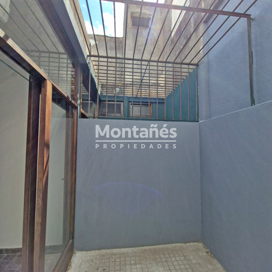 Local Comercial ID.10475 - Centro | Local u Oficina con Múltiples Posibilidades