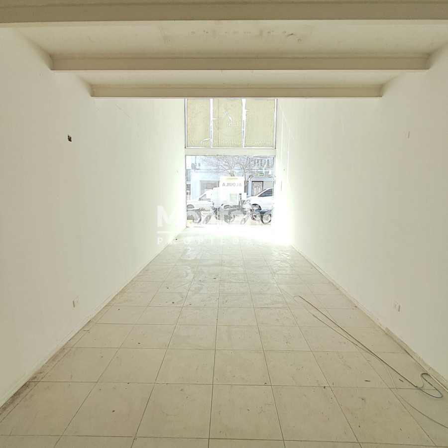 Local Comercial ID.10634 - Alquiler ¡El espacio ideal para hacer crecer tu negocio!