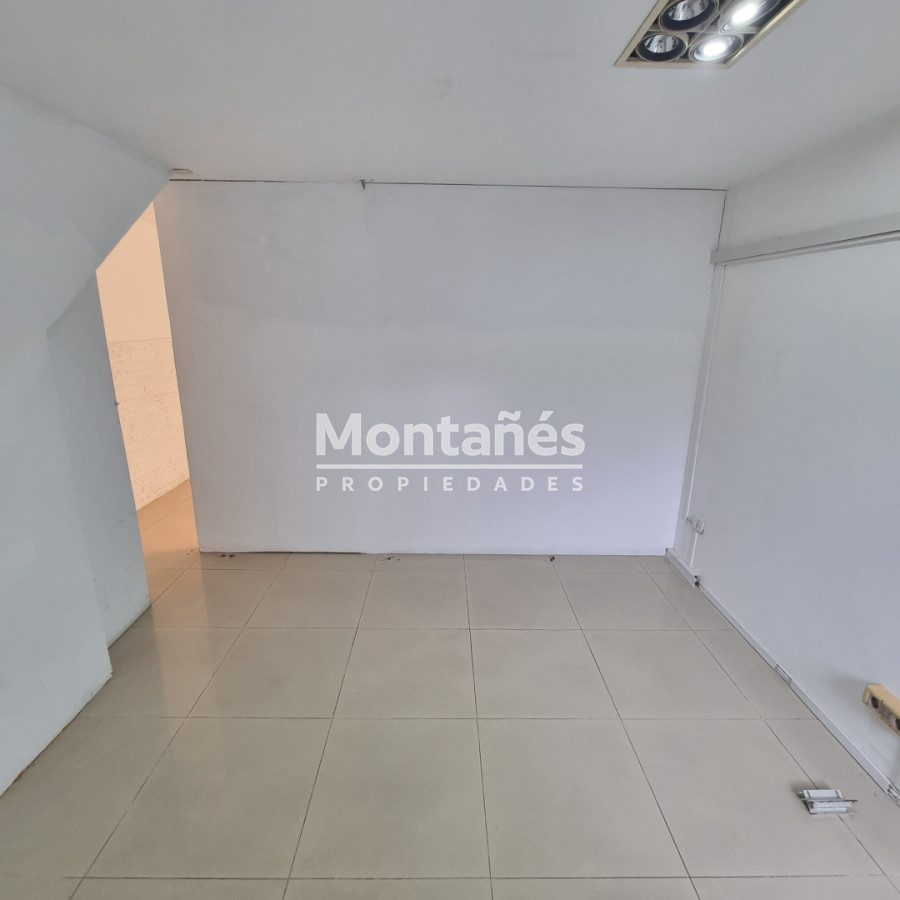 Local Comercial ID.10586 - 🚀 LOCAL COMERCIAL EN PEATONAL SARANDÍ - MÁXIMA EXPOSICIÓN