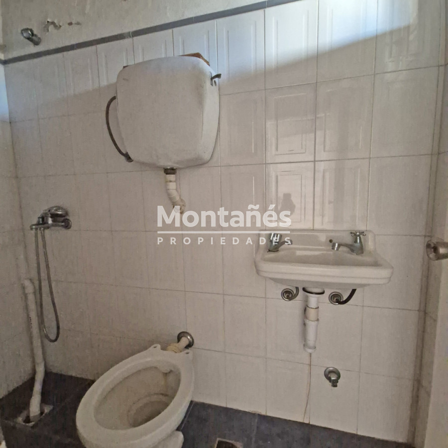 Local Comercial ID.10508 - Centro de Maldonado | Local Ideal para Potenciar tu Marca