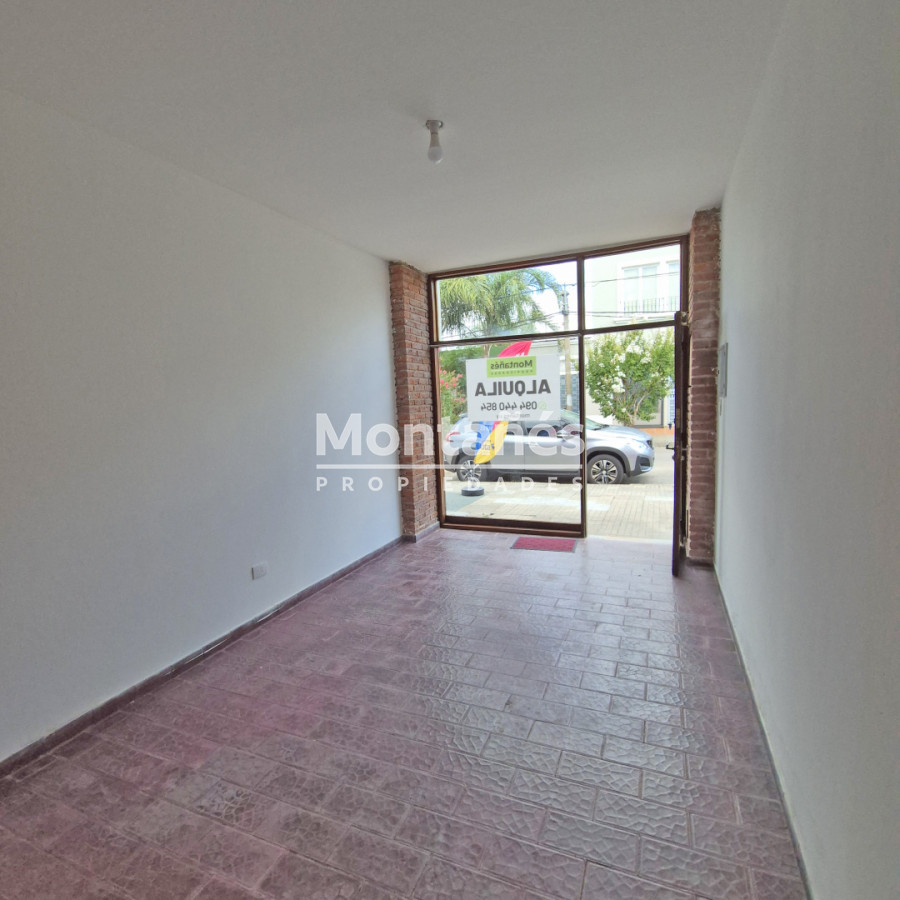 Local Comercial ID.10475 - Centro | Local u Oficina con Múltiples Posibilidades