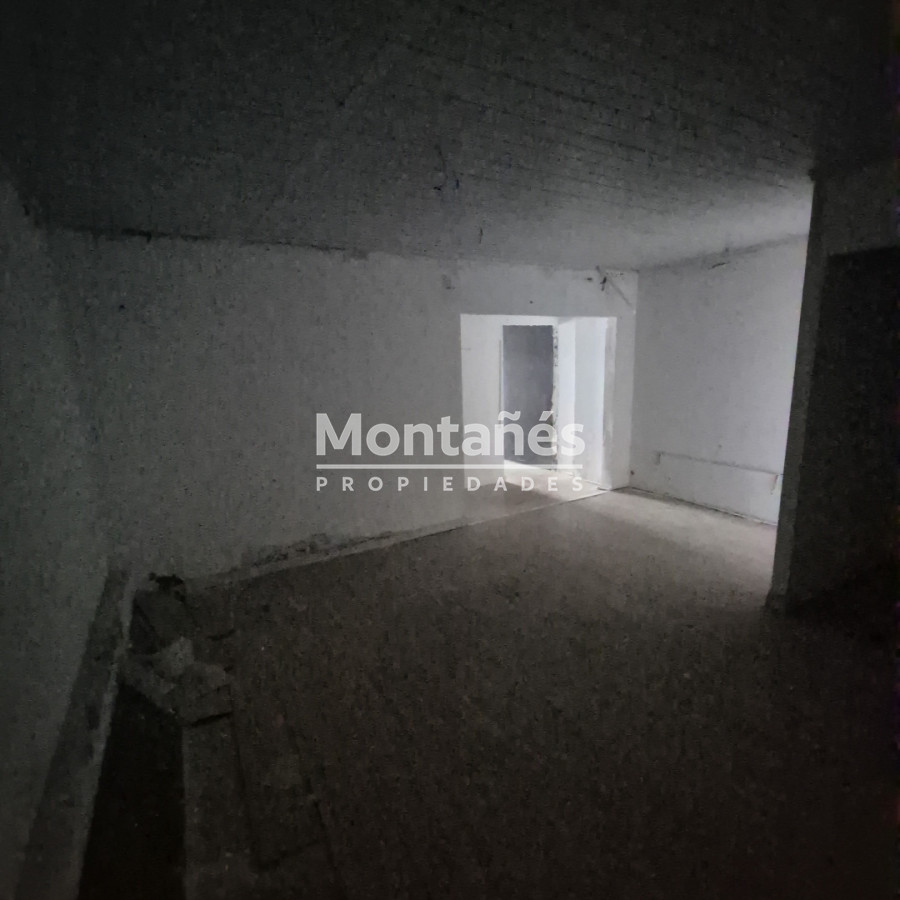 Local Comercial ID.10577 - Local Comercial: ¡El espacio ideal para tu proyecto en Maldonado! 📈