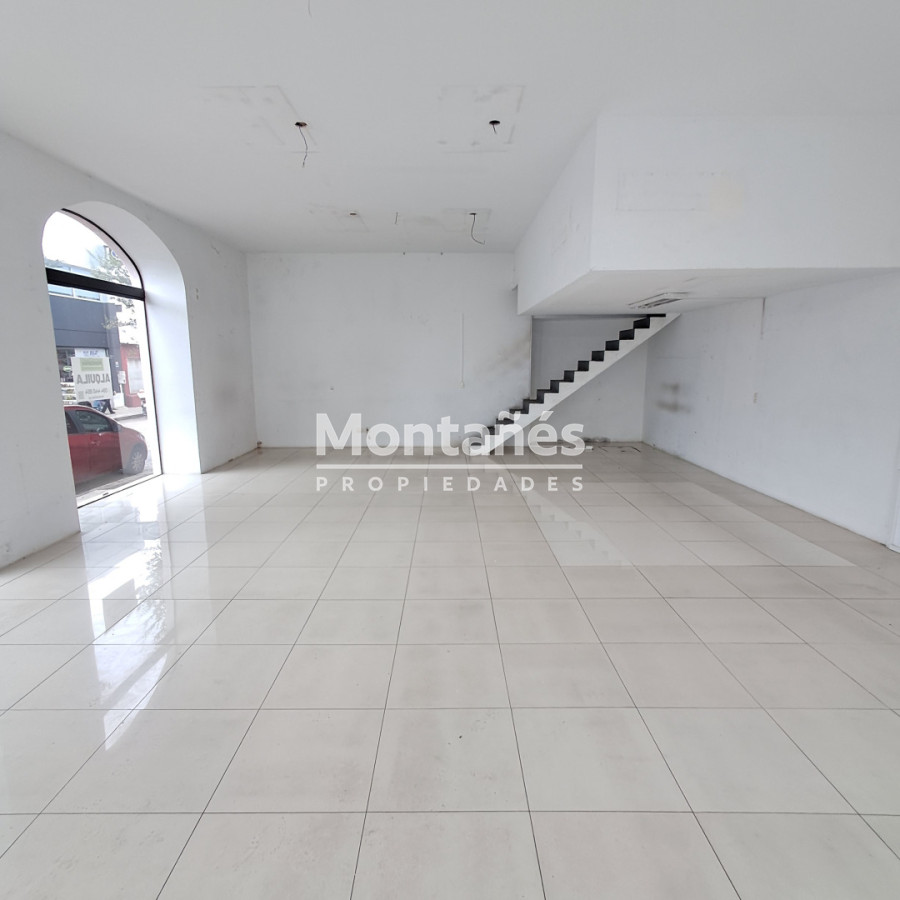 Local Comercial ID.10593 - 🔥 ESQUINA TOP EN EL CENTRO DE MALDONADO | MÁXIMA EXPOSICIÓN TODO EL AÑO