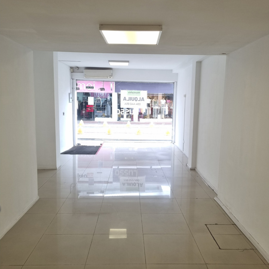 Local Comercial ID.10586 - 🚀 LOCAL COMERCIAL EN PEATONAL SARANDÍ - MÁXIMA EXPOSICIÓN