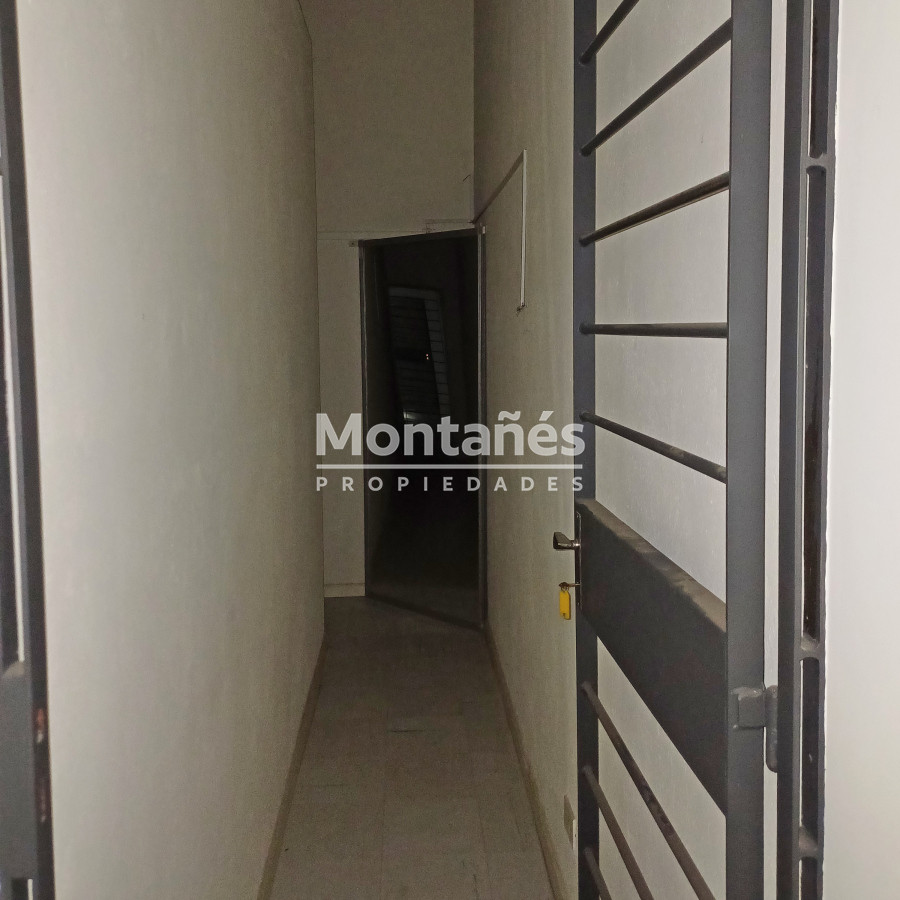 Local Comercial ID.10234 - Espectacular Local en la Plaza de Maldonado