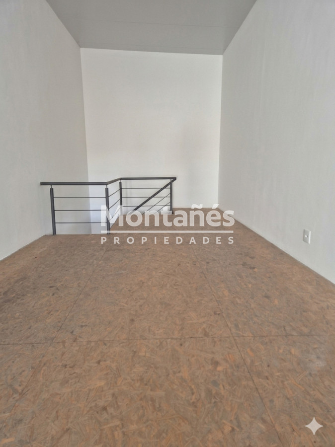 Local Comercial ID.10612 - 🔥 El Mejor Punto Comercial de Maldonado Está Disponible!!!
