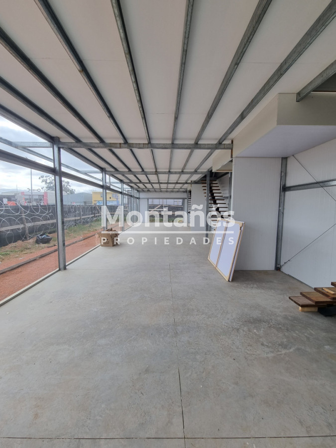 Local Comercial ID.10585 - 🔥 Próxima apertura: Ultimos 2 locales premium en Av. Lussich