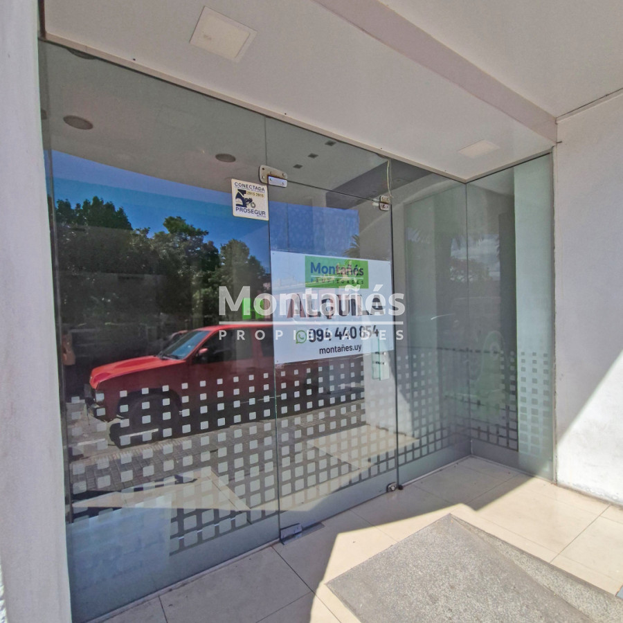 Local Comercial ID.10508 - Centro de Maldonado | Local Ideal para Potenciar tu Marca