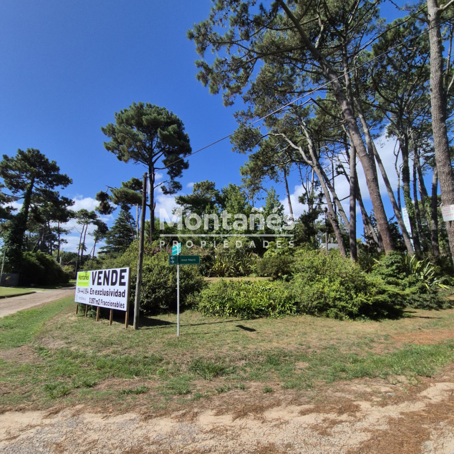 Terreno ID.10572 - 💼 3.057 m² Divisibles en 3 Lotes con Ubicación Estratégica