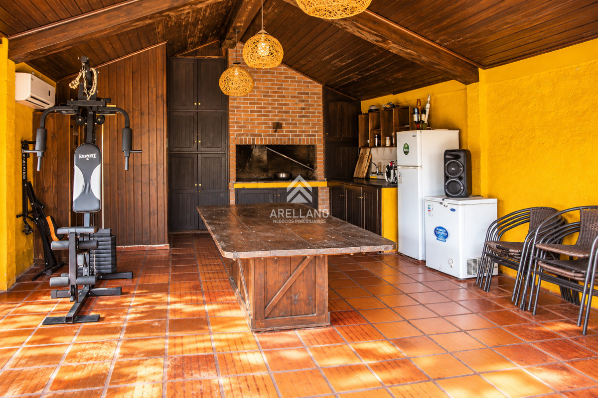 Casa ID.6855 - En venta casa de 3 Dormitorios en Jardines de Córdoba
