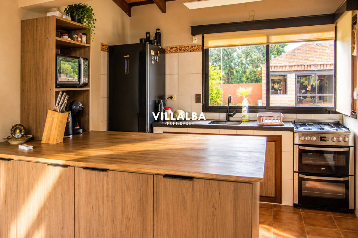 Apartamento ID.4791 - En venta casa de 3 Dormitorios en Jardines de Córdoba