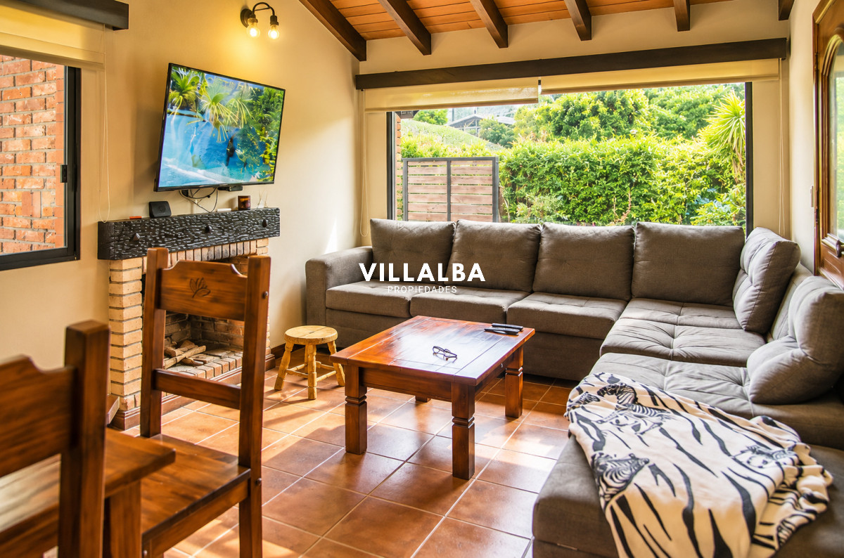 Apartamento ID.4791 - En venta casa de 3 Dormitorios en Jardines de Córdoba