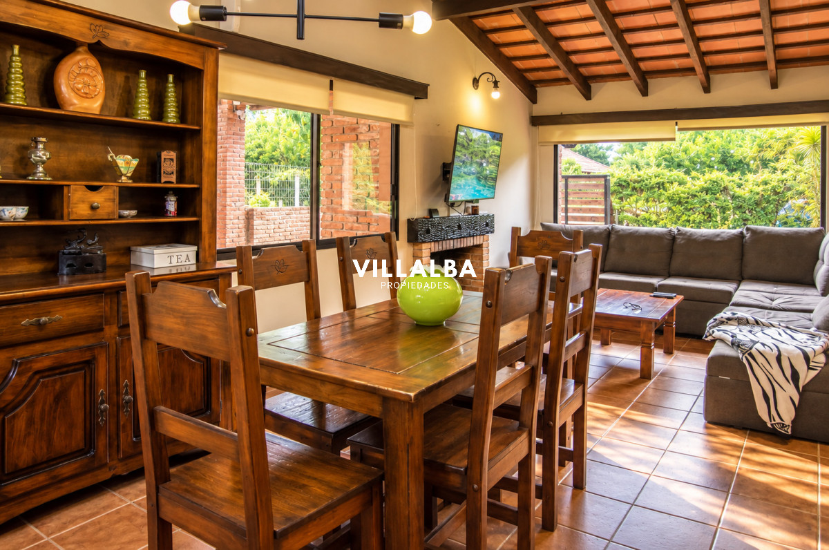 Apartamento ID.4791 - En venta casa de 3 Dormitorios en Jardines de Córdoba