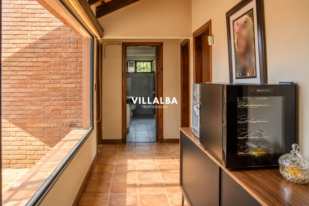 Apartamento ID.4791 - En venta casa de 3 Dormitorios en Jardines de Córdoba