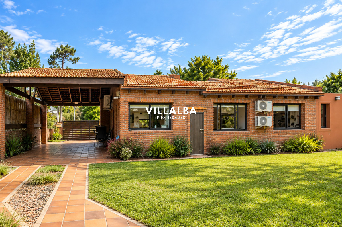 Apartamento ID.4791 - En venta casa de 3 Dormitorios en Jardines de Córdoba