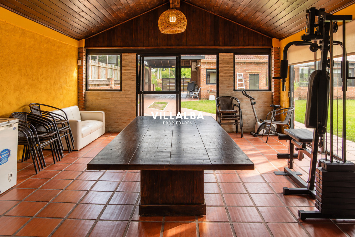 Apartamento ID.4791 - En venta casa de 3 Dormitorios en Jardines de Córdoba