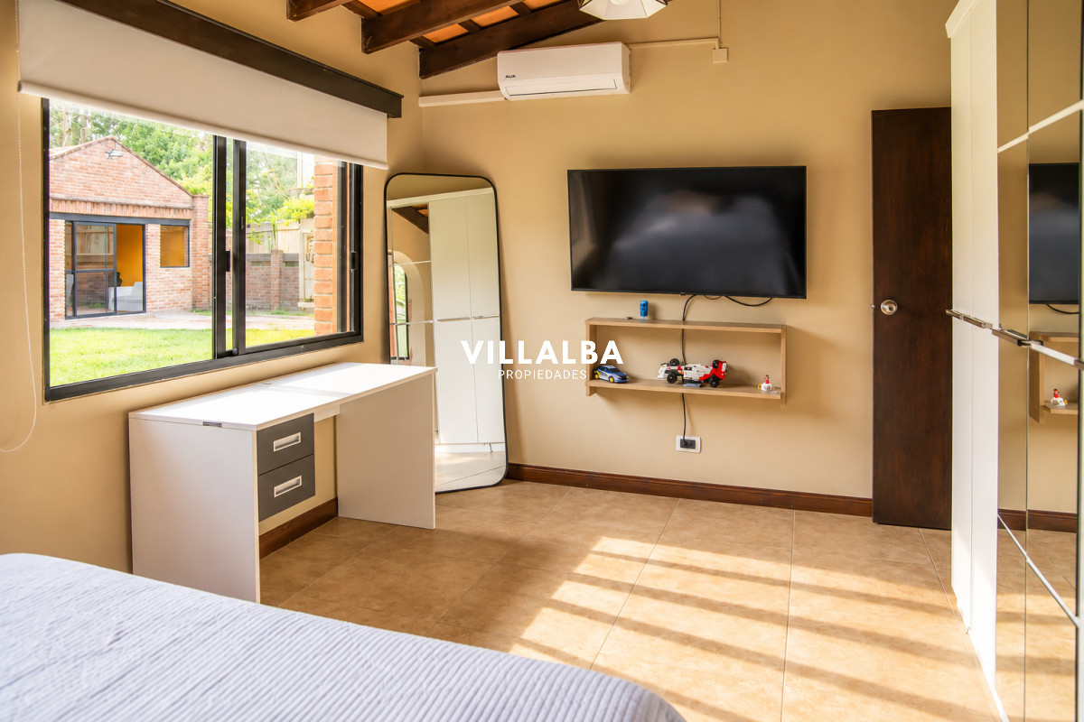 Apartamento ID.4791 - En venta casa de 3 Dormitorios en Jardines de Córdoba