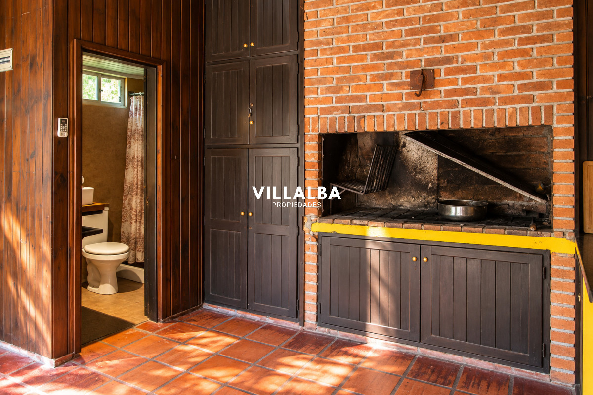 Apartamento ID.4791 - En venta casa de 3 Dormitorios en Jardines de Córdoba