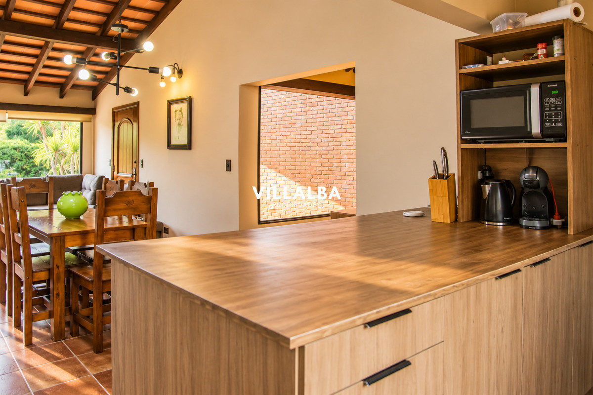 Apartamento ID.4791 - En venta casa de 3 Dormitorios en Jardines de Córdoba