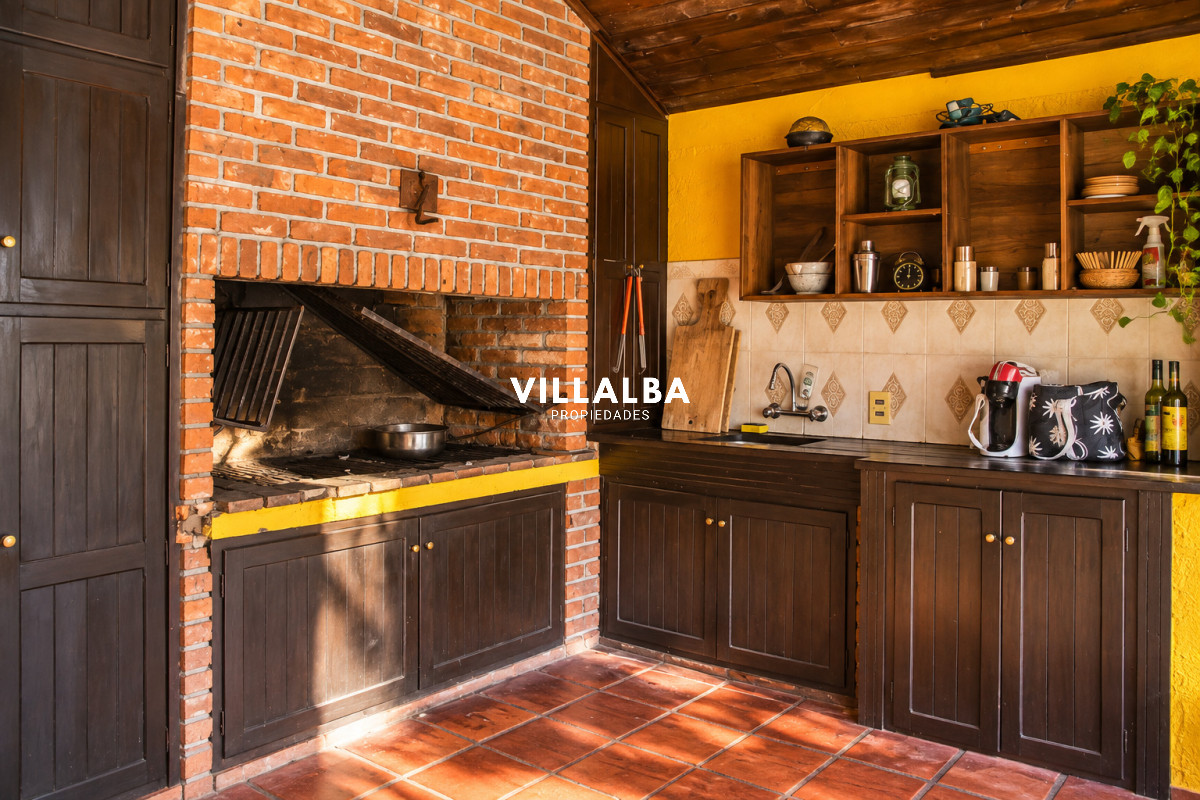 Apartamento ID.4791 - En venta casa de 3 Dormitorios en Jardines de Córdoba