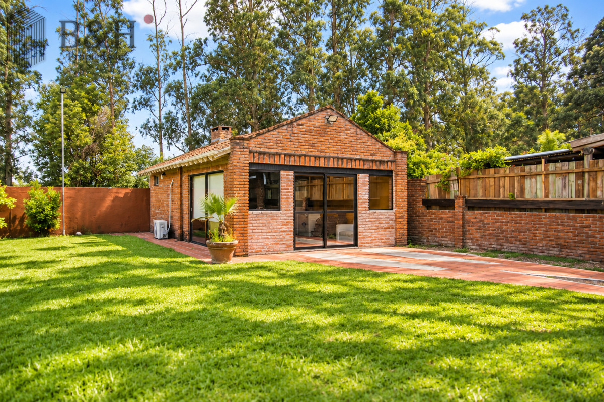 Casa ID.8058 - En venta casa de 3 Dormitorios en Jardines de Córdoba