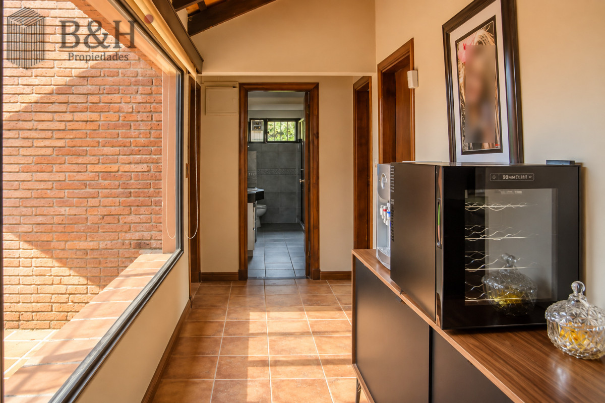 Casa ID.8058 - En venta casa de 3 Dormitorios en Jardines de Córdoba