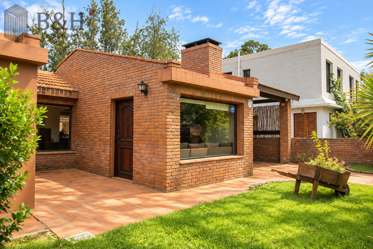 Casa ID.8058 - En venta casa de 3 Dormitorios en Jardines de Córdoba