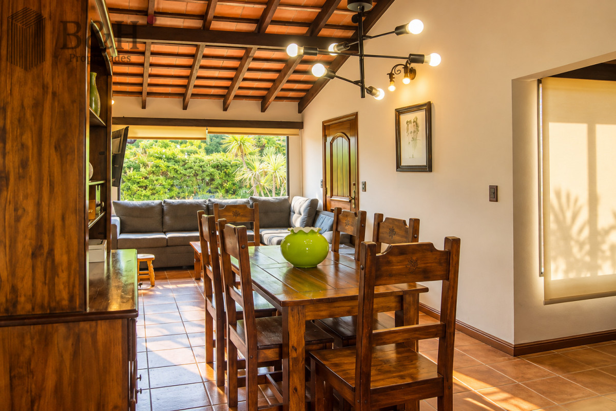 Casa ID.8058 - En venta casa de 3 Dormitorios en Jardines de Córdoba