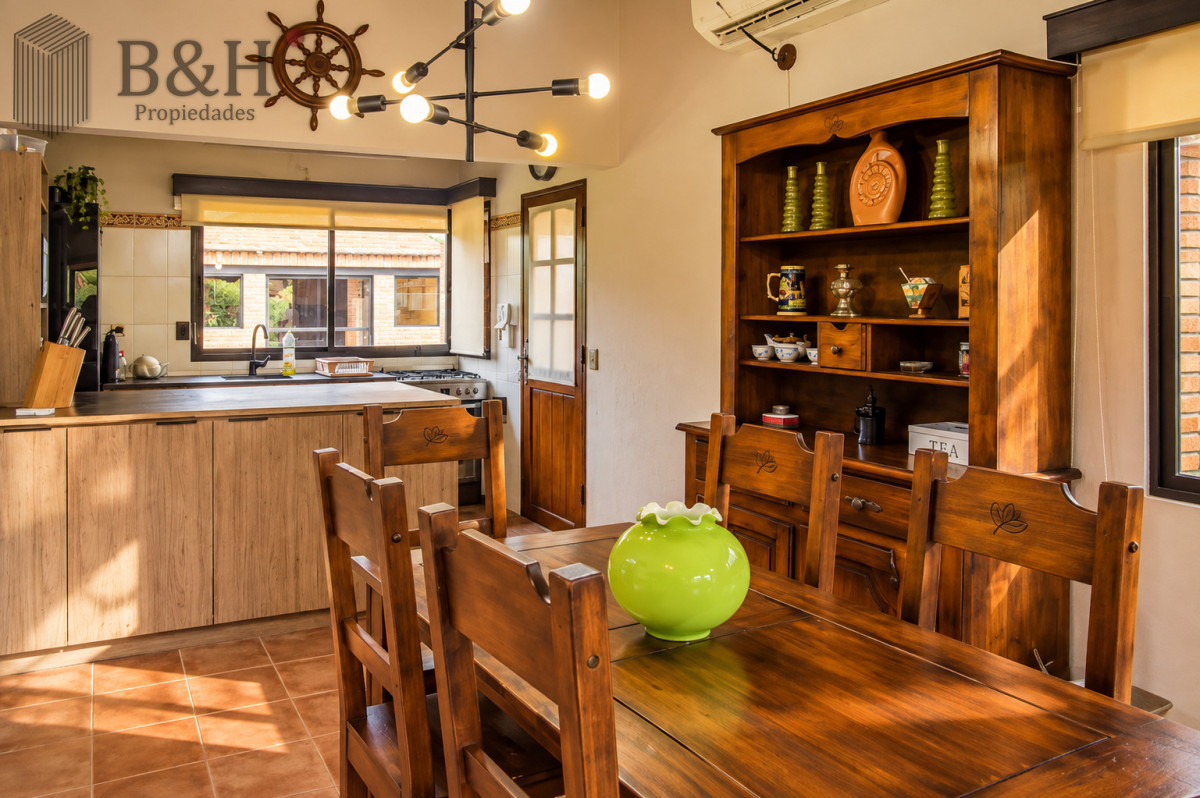 Casa ID.8058 - En venta casa de 3 Dormitorios en Jardines de Córdoba