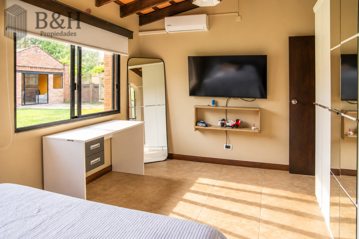 Casa ID.8058 - En venta casa de 3 Dormitorios en Jardines de Córdoba