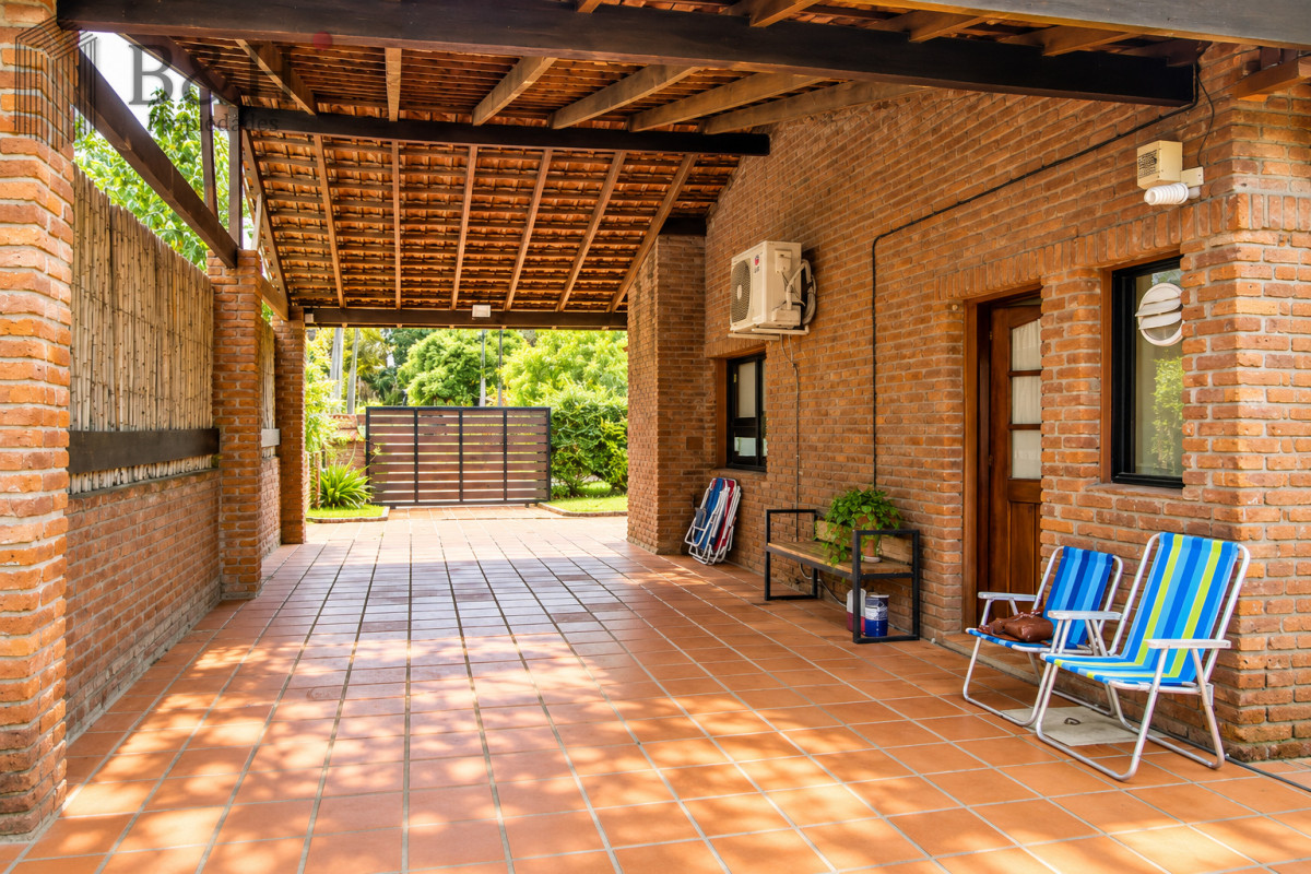 Casa ID.8058 - En venta casa de 3 Dormitorios en Jardines de Córdoba