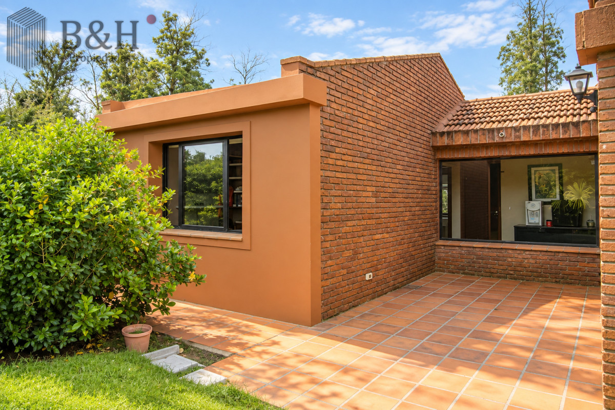 Casa ID.8058 - En venta casa de 3 Dormitorios en Jardines de Córdoba