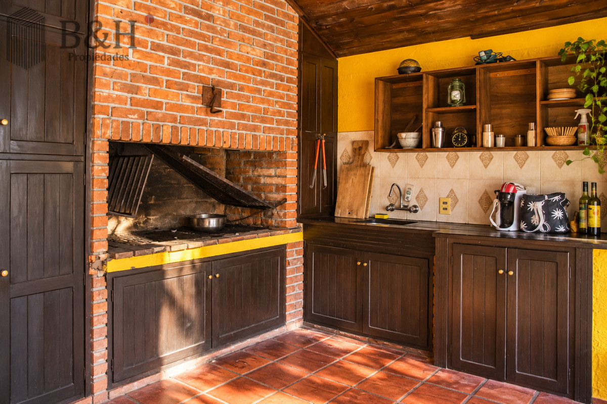 Casa ID.8058 - En venta casa de 3 Dormitorios en Jardines de Córdoba