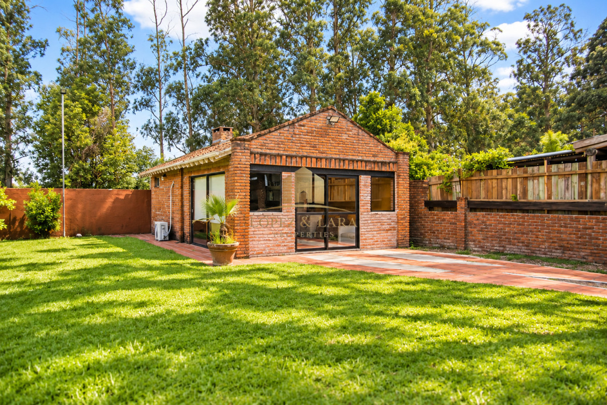 Casa ID.400 - En venta casa de 3 Dormitorios en Jardines de Córdoba