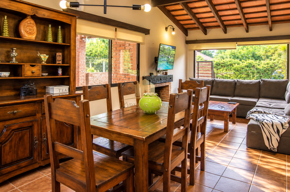 Casa ID.400 - En venta casa de 3 Dormitorios en Jardines de Córdoba