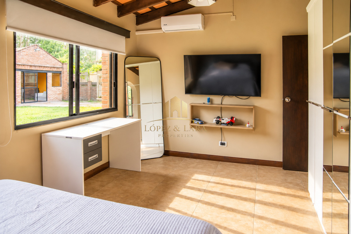 Casa ID.400 - En venta casa de 3 Dormitorios en Jardines de Córdoba