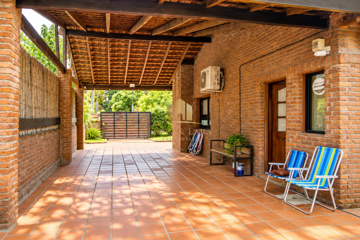 Casa ID.400 - En venta casa de 3 Dormitorios en Jardines de Córdoba