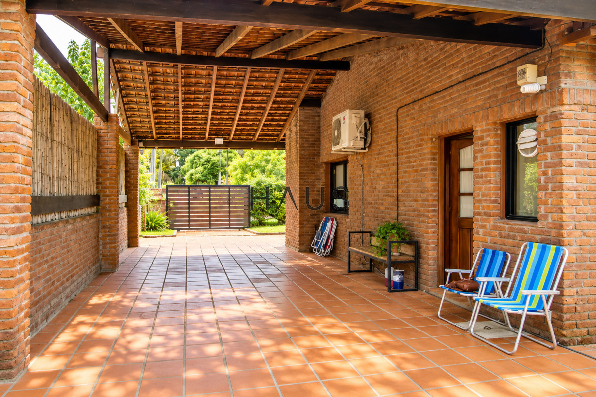 Casa ID.938 - En venta casa de 3 Dormitorios en Jardines de Córdoba