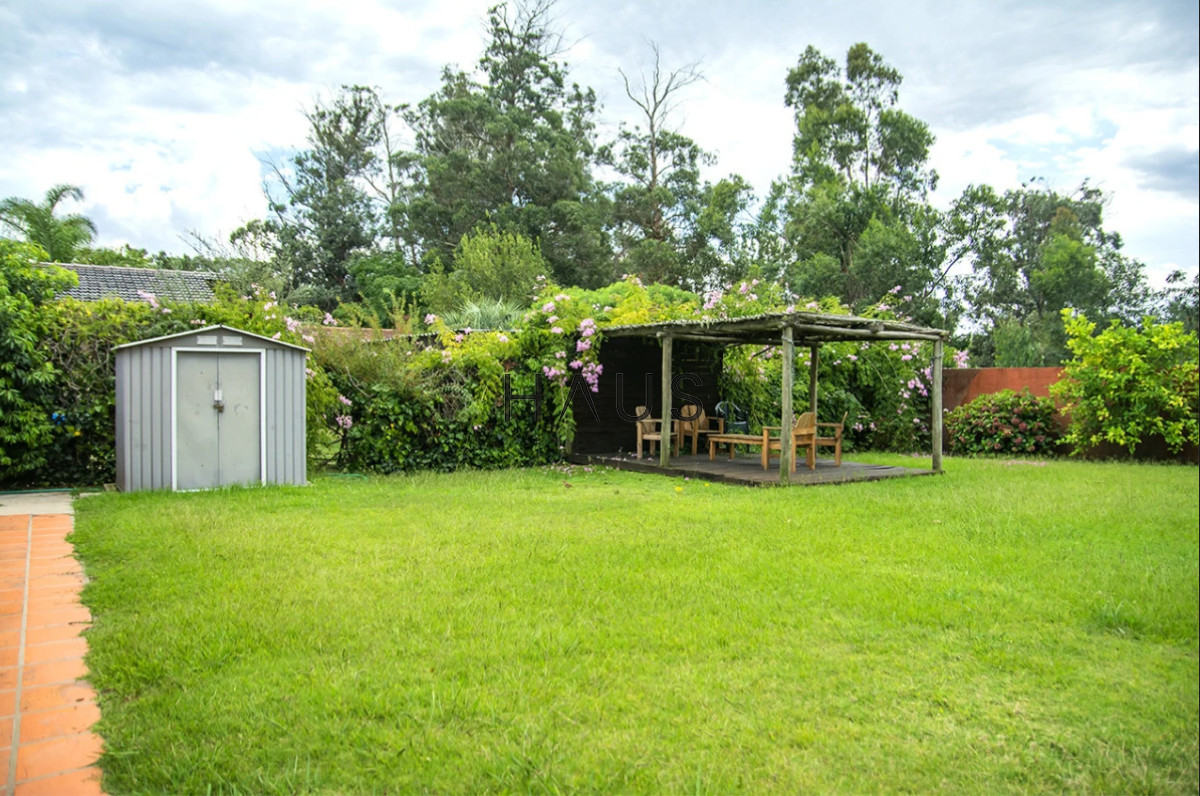 Casa ID.938 - En venta casa de 3 Dormitorios en Jardines de Córdoba