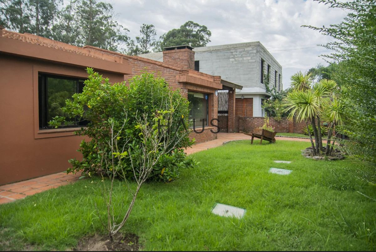 Casa ID.938 - En venta casa de 3 Dormitorios en Jardines de Córdoba