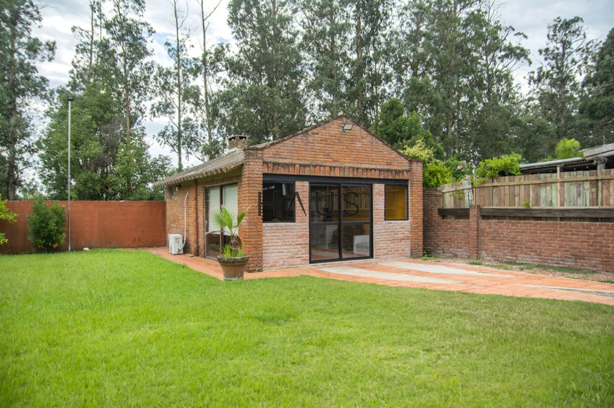 Casa ID.938 - En venta casa de 3 Dormitorios en Jardines de Córdoba