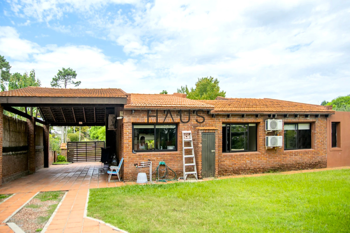 Casa ID.938 - En venta casa de 3 Dormitorios en Jardines de Córdoba