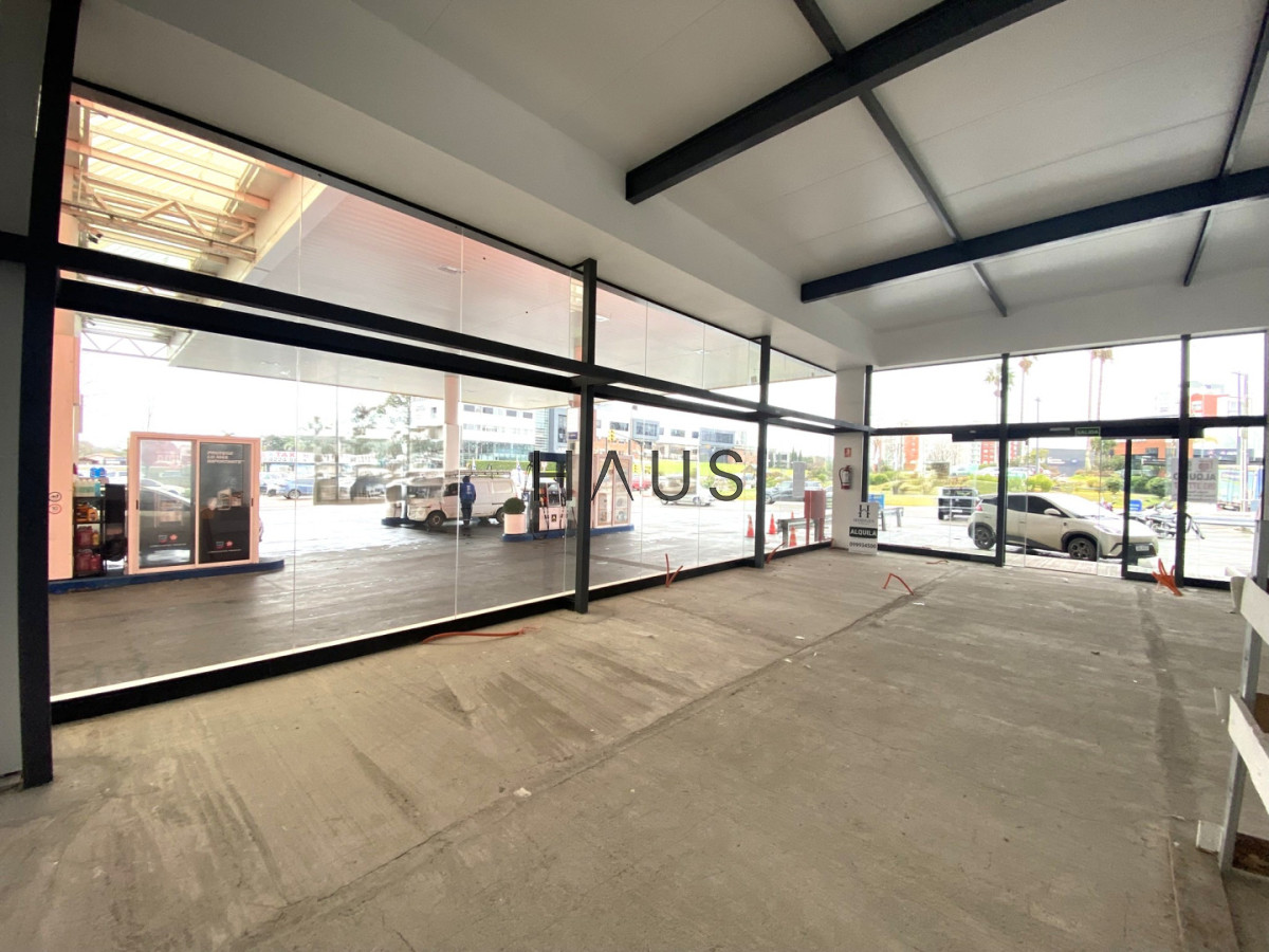 Local Comercial ID.945 - Local de 149 metros totales en alquiler anual 