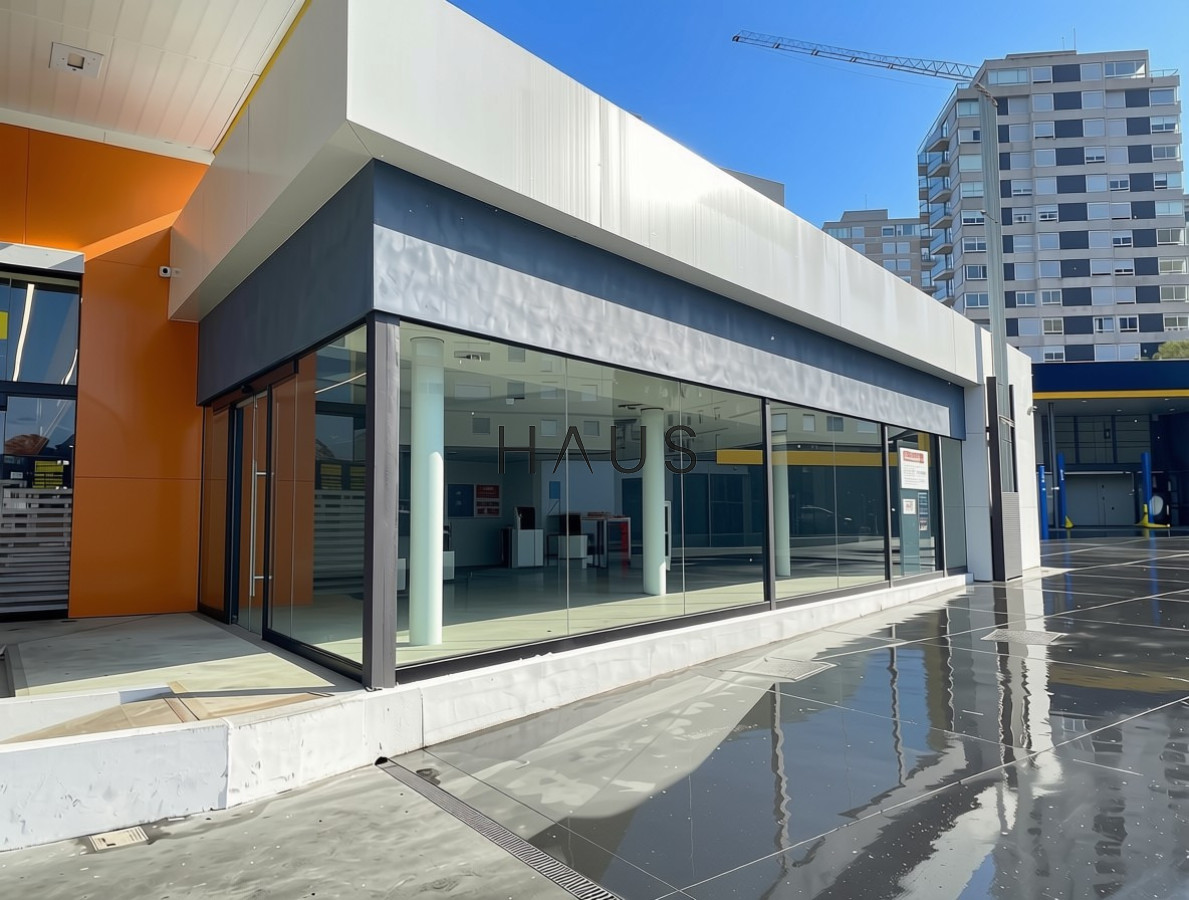 Local Comercial ID.944 - Local en alquiler con un total de 161 metros, 133,26 de planta