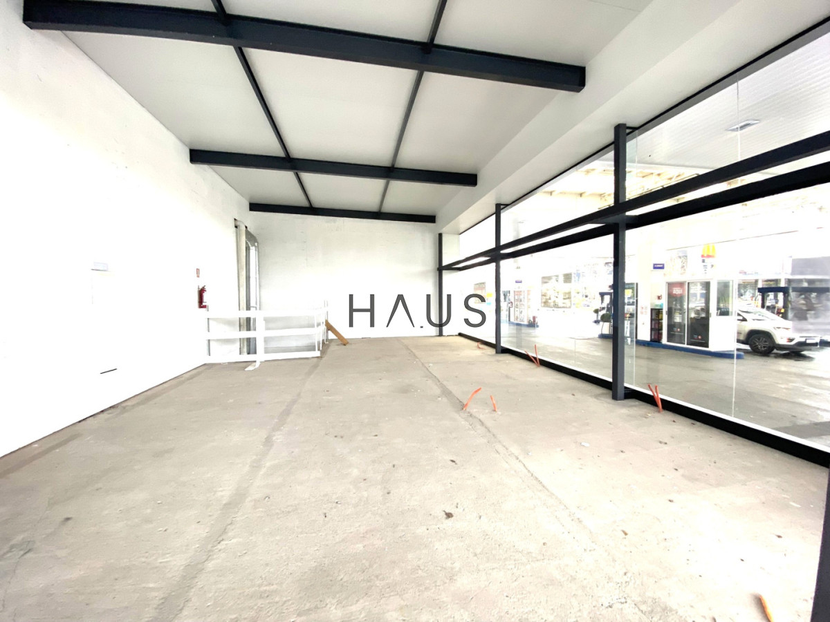 Local Comercial ID.945 - Local de 149 metros totales en alquiler anual 