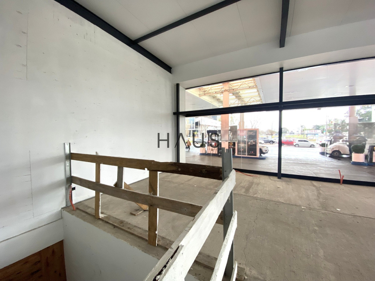Local Comercial ID.945 - Local de 149 metros totales en alquiler anual 