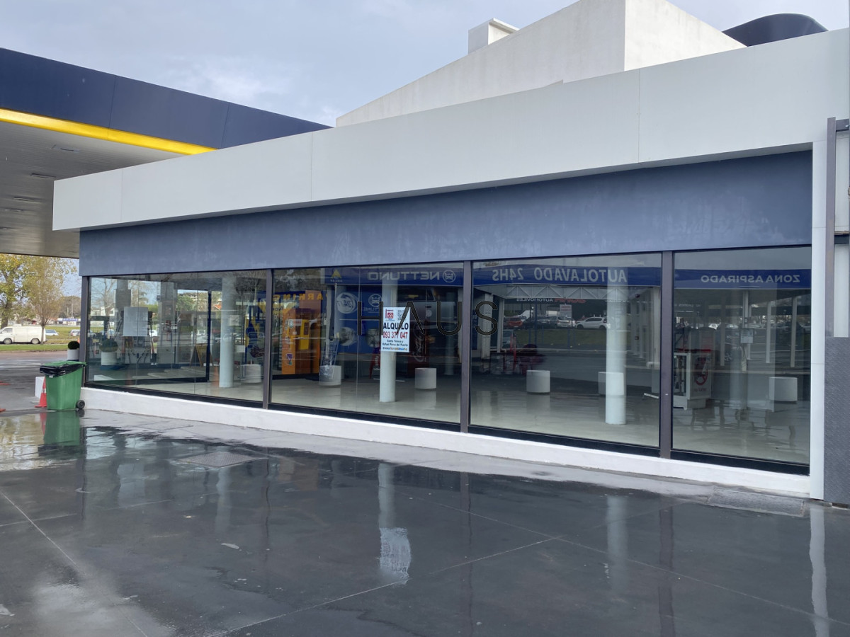 Local Comercial ID.944 - Local en alquiler con un total de 161 metros, 133,26 de planta