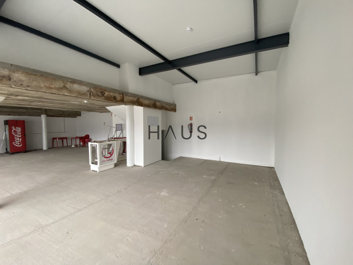 Local Comercial ID.944 - Local en alquiler con un total de 161 metros, 133,26 de planta