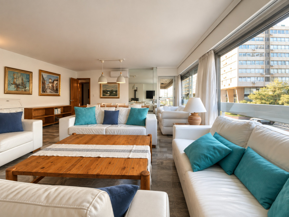 Imagen de Apartamento en venta, 3 Dorm  | A metros del mar, Península de Punta del Este